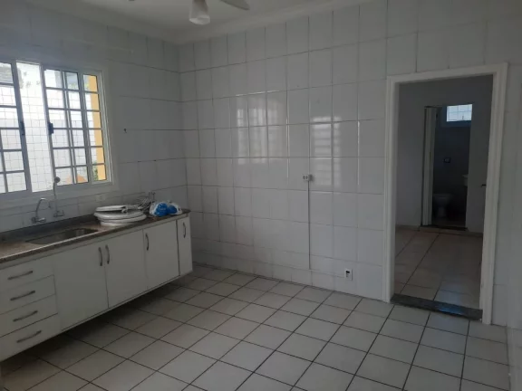 Imagem Aluguel de Casa de Luxo em Praia Grande-SP, Bairro Tupi: 3 Quartos, 2 Suítes, 3 Banheiros, 3 Vagas, 100m². Venha Conferir!