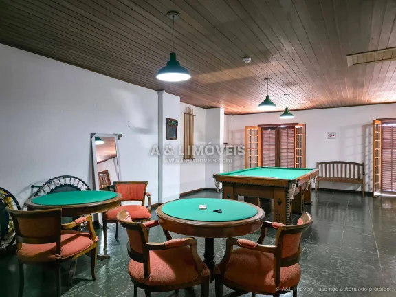 Imagem Apartamento Duplex à Venda em Campos do Jordão - 2 Suítes e Lareira