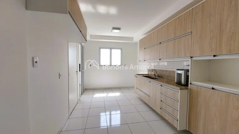 Imagem Excelente apartamento em andar alto, com vista privilegiada da varanda gourmet fechada com vidro e a...