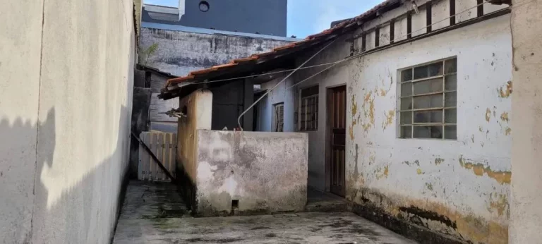 Imagem Terreno Ótima Localização Com Casa Velha 240 m² Para Derrubar