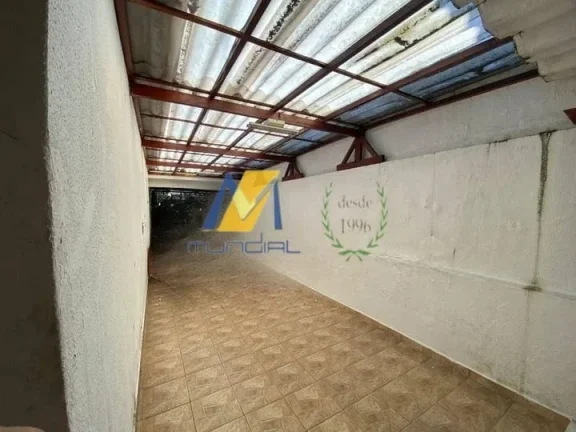 Imagem Casa à Venda com 228m², 2 dormitórios, 1 suíte, 1 sala e 4 vagas!!!