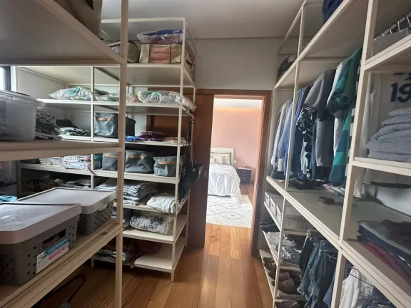 Imagem Casa de Alto Padrão no Bairro Cabral, Contagem  Oportunidade Imperdível!

Para quem busca um...