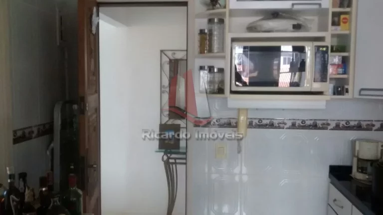 Imagem Cobertura c/ 4 Quartos Semi Mobiliada há 100 Mts da Praia