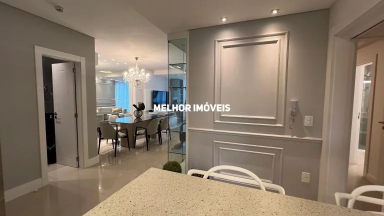 Imagem Apartamento á venda no Pioneiros com 4 dormitórios e 3 vagas de garagem localizado em Balneário Camboriú.