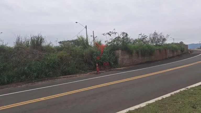 Imagem Vendo excelente Terreno Comercial em Águas de São Pedro - SP