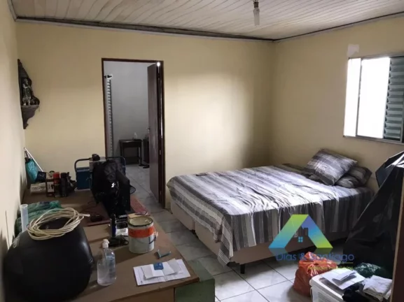 Imagem Sobrado com 157 metros, 3 dormitórios, 2 banheiros, 1 vaga com excelente localização e valor !