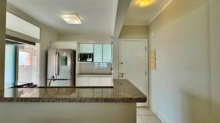 Imagem Imperdível apartamento à venda em Riviera de São Lourenço Módulo 07! 3 quartos, 2 suítes, 2 salas, 2 vagas de garagem, 124m² de área. Confira!