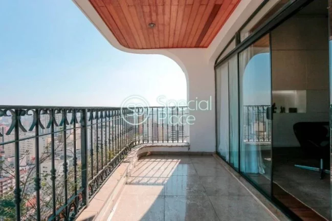 Imagem Cobertura maravilhosa com 600m², 04 dormitórios - sendo 02 suítes e seis vagas. Vista incrível.