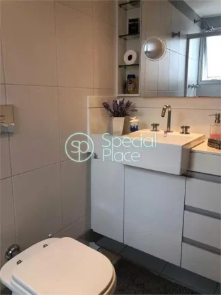 Imagem Lindo apartamento, totalmente reformado em rua charmosa e de fácil acesso para toda comodidade do b...