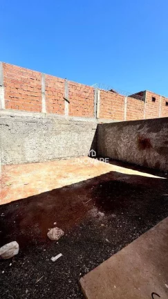 Imagem Casa com 3 dormitórios à venda por R$ 240.000,00 - Parque Vale dos Buritys III - Itumbiara/GO