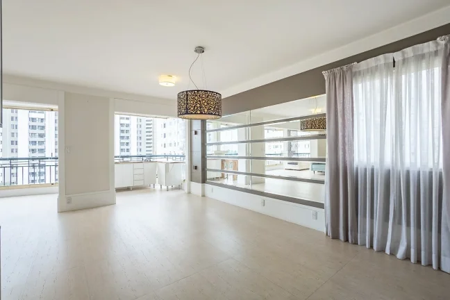 Imagem Apartamento 198M², 3Q, 3 Suítes, 3 Banheiros, 3 Vagas, Piscina Coberta, Academia, Quadra, Sauna, Salão de Festas, Playground, Depósito.