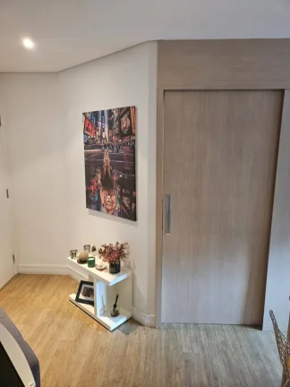 Imagem Apartamento à venda em São Paulo, Vila Nova Conceição, com 1 quarto, 37m2 e 1 vaga. Reformado e mobiliado.