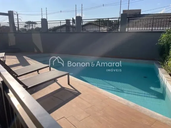 Imagem Casa com 2 suítes, amplas salas de estar e jantar, lavabo, cozinha e lavanderia. O condomínio é e...