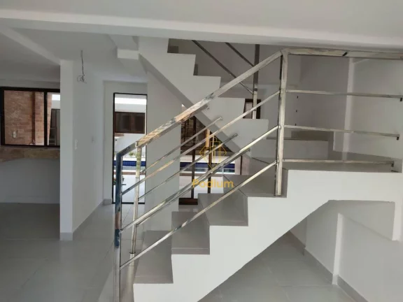 Imagem Casa Tríplex em condomínio fechado no Marítimus Club a 230m da praia de Poço- CA0115