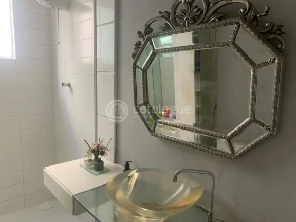 Imagem Linda Casa no Cond. Padre Monte com 5 suites
