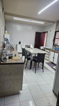 Imagem Casa à venda no bairro São Francisco em Patos de Minas – 4 quartos, suíte, 255m² de área construída