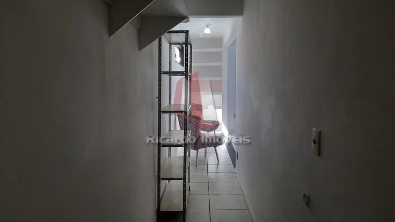 Imagem Casa Triplex c/ 3 Quartos ... Vaga de Estacionamento.