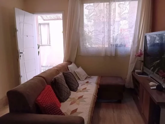 Imagem Casa com 2 dormitórios à venda, 44 m² por R$ 200.000,00 - Jardim Itamarati - Poá/SP