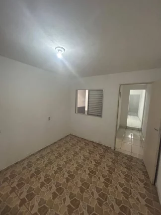 Imagem Casa Fundos Locação 2 Dormitórios com 1 Vaga de garagem - Jardim Ipanema