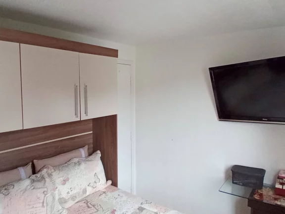 Imagem Apartamento com 2 Quartos Reformado no Tatuquara
