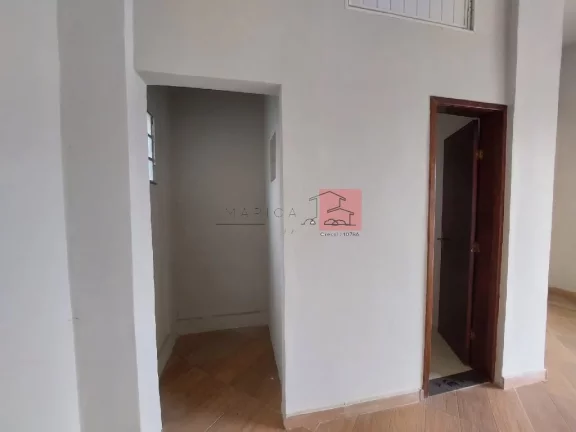 Imagem Comercial para Aluguel em Maricá/RJ - 0 Dorm. 29 m2 Área Útil