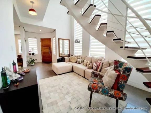 Imagem Casa com 3 dormitórios à venda, 181 m² por R$ 1.350.000 - Granja Viana.