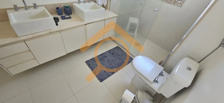Imagem Apartamento de luxo no Condomínio Domínio Marajoara: 3 quartos, 3 suítes, 2 salas, 5 banheiros, 3 vagas, 190m² em SP. Venha conferir!