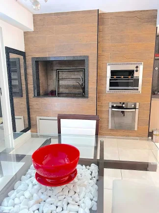 Imagem Casa com 2 dormitórios sendo 2 suítes e 3 vagas de garagem em Balneário Camboriú/SC