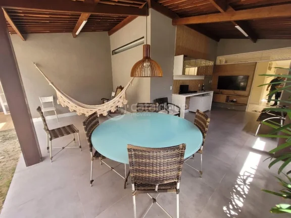 Imagem Casa à venda no bairro Tirol, Natal: 3 dormitórios, edícula com 2 suítes