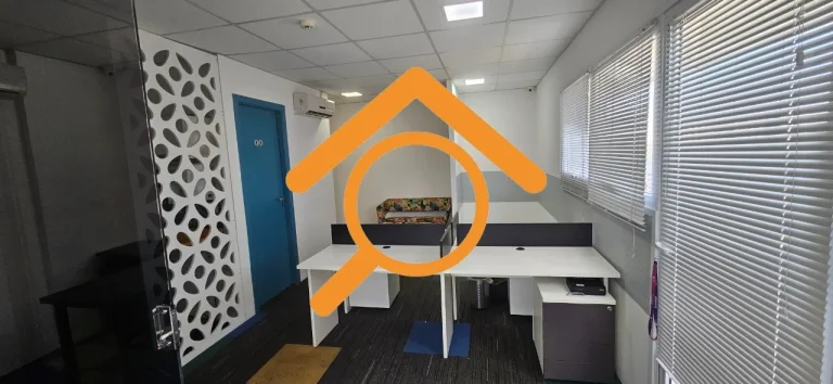 Imagem Sala Comercial à Venda em Condomínio de Prestígio em Santo Amaro, São Paulo-SP: 1 Sala, 1 Banheiro, 1 Vaga, 40m²