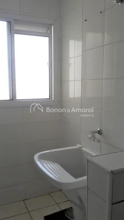 Imagem Este aconchegante apartamento em Campinas oferece uma planta bem distribuída, com três dormitório...