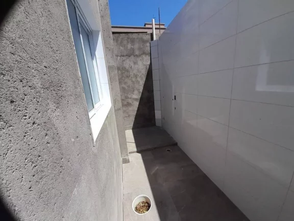 Imagem Casa com 2 dormitórios à venda, 75 m² por R$ 420.000 - Maracanã - Praia Grande/SP