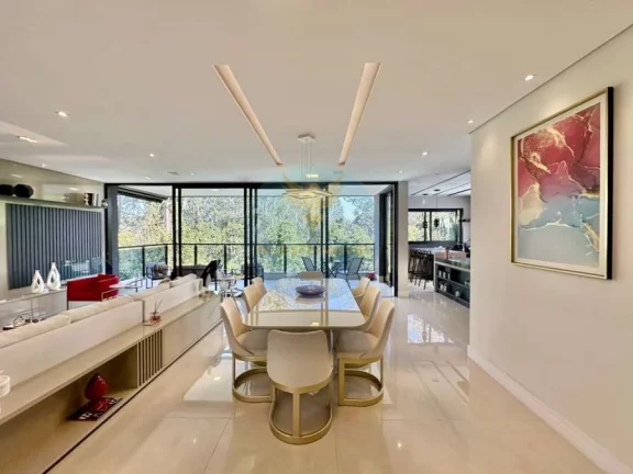 Imagem Casa Alto Padrão a Venda no bairro Granja Viana - Cotia, SP
