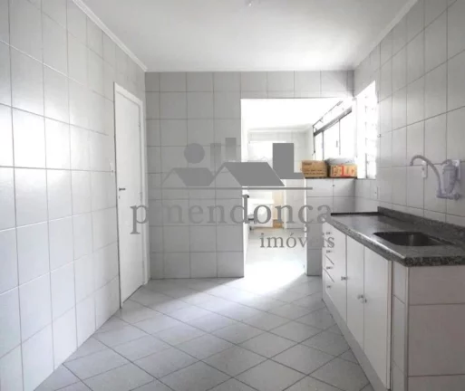 Imagem Apartamento com 92 M² amplo, claro, com grandes janelas, andar intermediário, dois elevadores, doi...