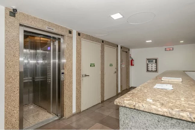 Imagem CHGJM 279 Apto 610291021-166 - Apartamento à venda no bairro Centro Histórico - Porto Alegre/RS