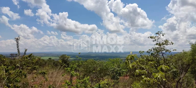 Imagem Chácara a venda NR Euller Paranhos - terra nua - 28000 m² - com nascente - Escriturada e Registrada.