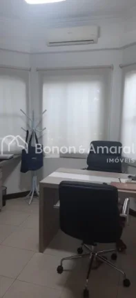 Imagem Linda casa à venda em Valinhos, localizada em condomínio fechado, oferecendo todo o conforto e sof...
