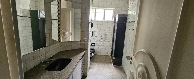 Imagem Apartamento de alto padrão com 201m² ao lado da Av. Paulista! Apto possui ampla sala de aproximada...