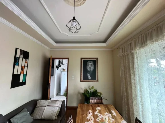Imagem Cobertura com Potencial para Terraço – 2 Quartos, Sacada e Excelente Localização!