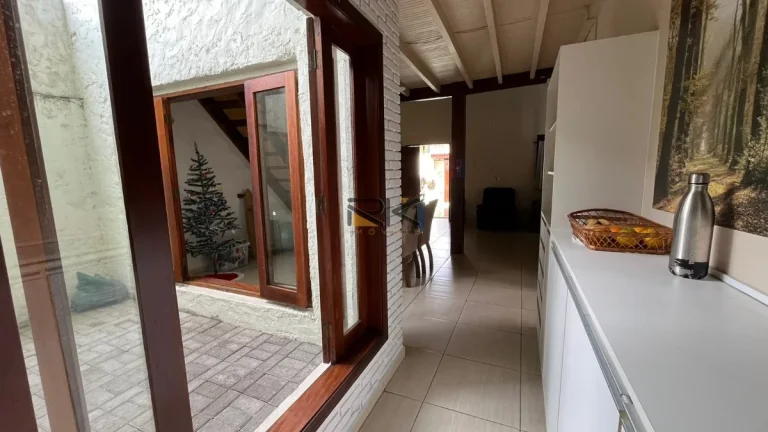 Imagem Casa à venda no Itagua 50 metros da orla,com 5 dormitórios