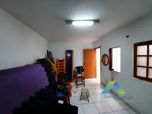 Imagem Sobrado no Rudge Ramos centro com 175 metros, 3 dormitórios, 2 vagas ótimo valor !
