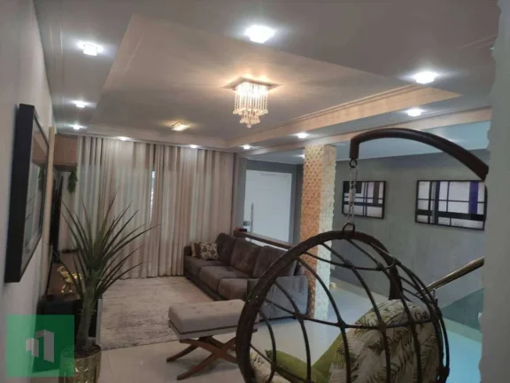 Imagem Sobrado à venda, com 3 quartos, 200m2