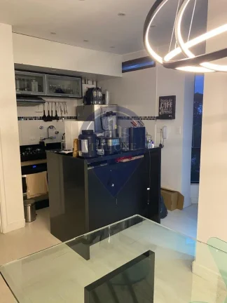 Imagem Apartamento à venda na Vila Suzana, São Paulo-SP: 1 quarto, 1 suíte, 2 vagas e 89m², Banheira de hidromassagem na sacada. Venha morar no seu sonho!