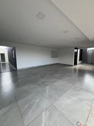 Imagem Casa de Alto Padrão à Venda no Bairro Afonso Queiroz - Patos de Minas