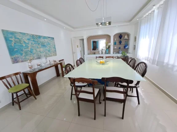 Imagem APARTAMENTO AMPLO TOTALMENTE REFORMADO COM 5 SUÍTES COM VISTA PARA O MAR