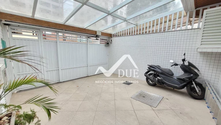 Imagem Casa com 3 suites à venda, 219 m² por R$ 1.650.000 - Embaré - Santos/SP