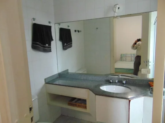 Imagem Cobertura duplex com mobília, 03 suítes sendo 01 suíte master, 300 m² de área útil, 01 sala ampla para 2 ambientes, imóvel bem localizado