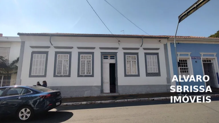 Imagem Imóvel histórico à venda no centro de Itu/SP, com grande potencial residencial ou comercial.