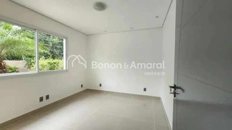 Imagem Casa a venda com 3 quartos no condomínio Jacarandás em Betel, Paulínia.

Sobrado amplo com living...