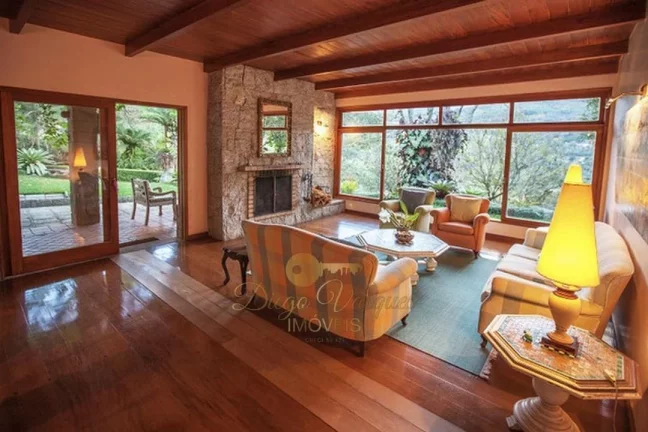 Imagem Casa para Venda em Teresópolis / RJ no bairro Parque do Imbui